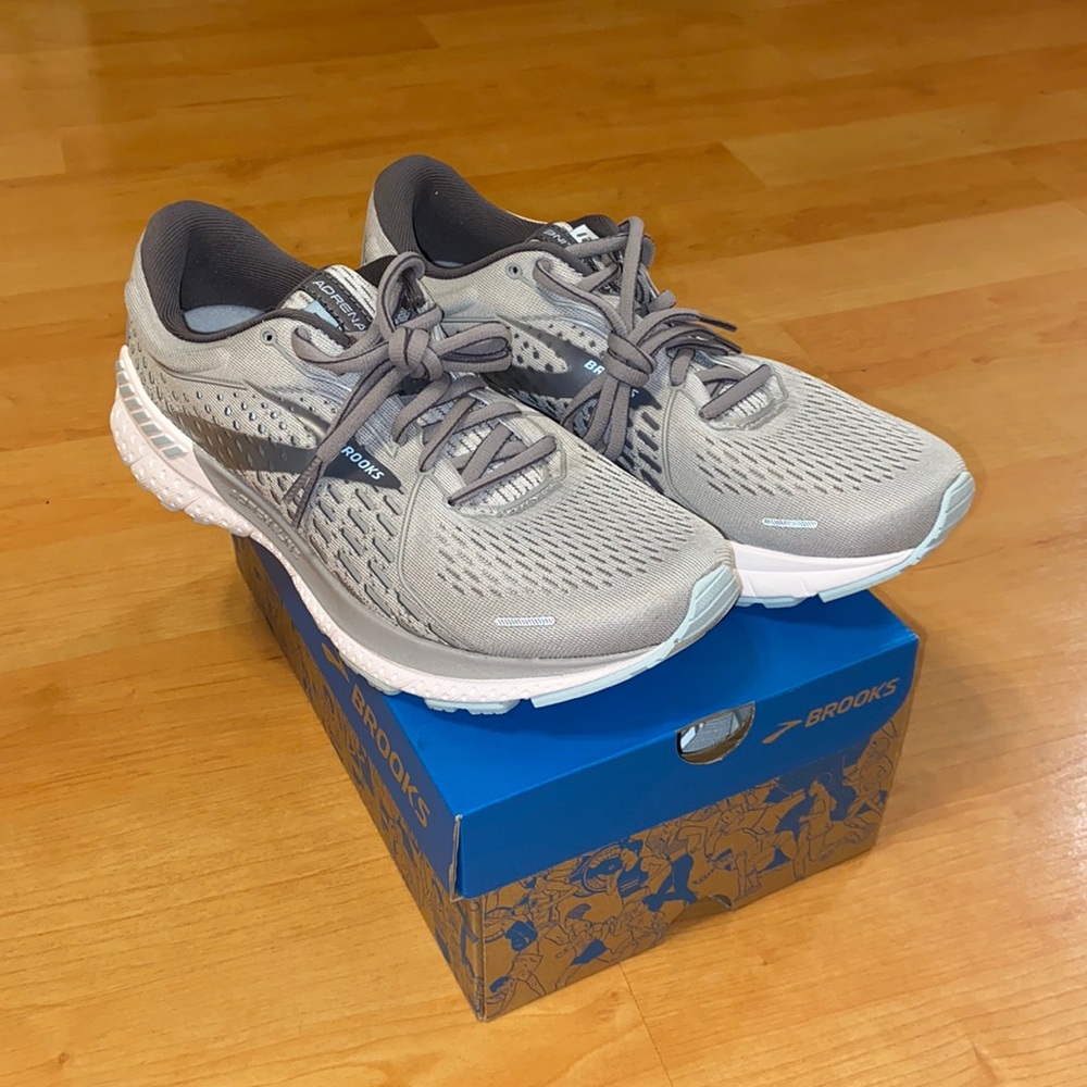 Brooks running shoes Adrenaline GTS 21